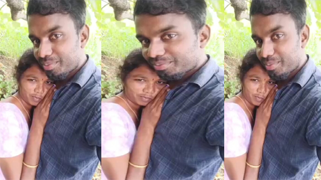 Cheater Telugu Aunty Outdoor Having Fun With Lover